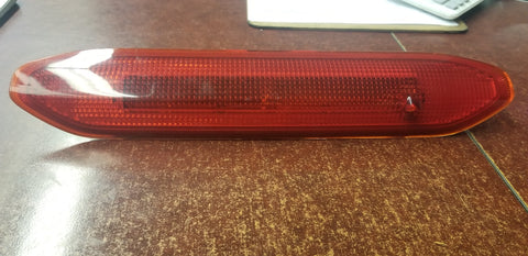 USED HIGH MOUNT BRAKE LIGHT FOR LAND ROVER LR2 PART #LR014462. FITS LAND ROVER LR2 2008-2010