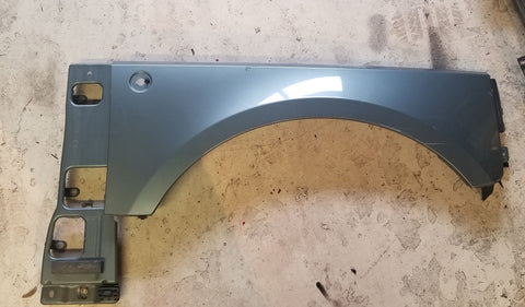 USED RIGHT FRONT FENDER FOR LAND ROVER PART # ASB760022. FITS RANGE ROVER WITH 4.4L 2003-2005