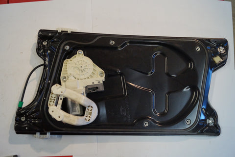 USED LAND ROVER LEFT WINDOW LIFT MOTOR AND REGULATOR PART#CUR000151. FITS LAND ROVER LR3 2007-2009, RANGE ROVER SPORT 2007-2009