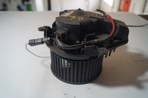 USED LAND ROVER HVAC BLOWER MOTOR PART #STC4304. FITS RANGE ROVER 1995-2001