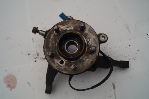 USED RANGE ROVER FRONT WHEEL HUB AND SENSOR PART #LR009816. FITS RANGE ROVER SPORT 2007-2010