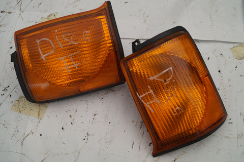USED DISCOVERY 2 RIGHT AND LEFT TURN SIGNAL LIGHT ASSEMBLY PART #XBD100870, XBD100880. FITS LANDROVER DISCOVER 1999-2002.
