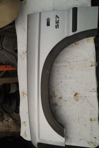 USED RANGE ROVER LEFT FRONT FENDER PART #ALR1165. FITS RANGE ROVER 1997-2001