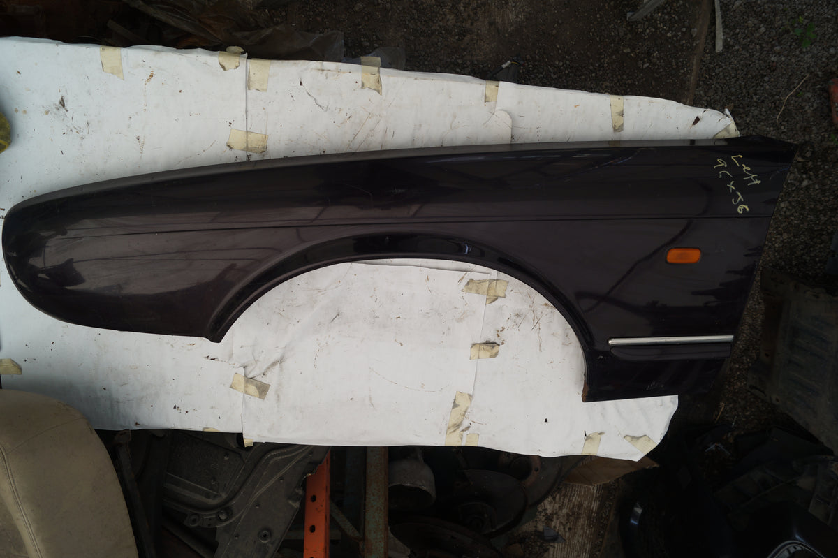 USED JAGUAR LEFT FRONT FENDER PART #AXX1517. FITS JAGUAR XJ6