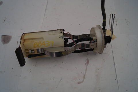 USED RANGE ROVER FUEL PUMP ASSEMBLY PART #WFX101390. FITS RANGE ROVER 1999-2002