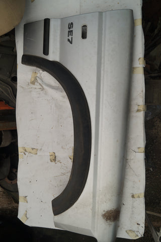 USED RANGE ROVER FRONT RIGHT FENDER PART #ALR1164. FITSL LANDROVER DISCOVERY 1997-2001