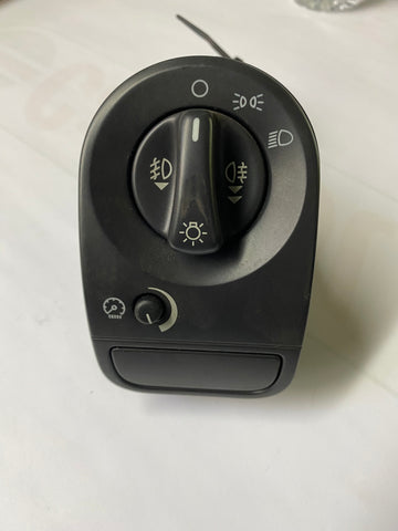USED JAGUAR HEADLAMP SWITCH WITHOUT DAYTIME RUNNING LIGHTS PART #C2S25629. FITS JAGUAR X TYPE 2002-2003